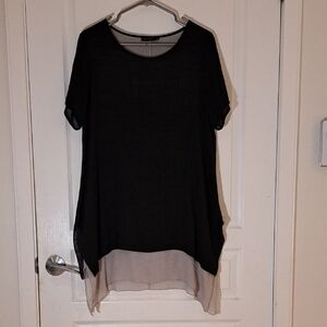 127 - kening Black and Taupe Tunic Top